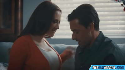 Романтичан секс са добром прсом мамом